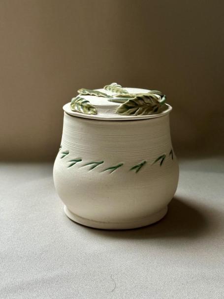 side-view-leaf-pot.jpg
